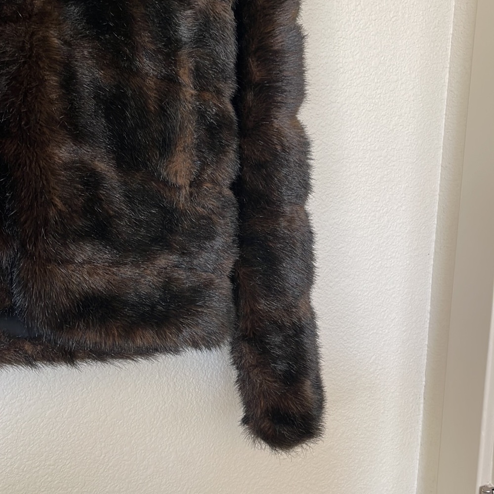 Beautiful Pleated Faux Fur Reversible Coat Size M - Picture 2 of 11